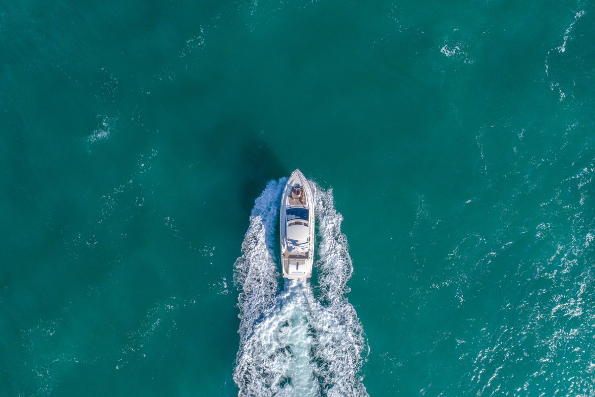 boat aerial view https://www.canva.com/photos/MADaEl2UK3A/